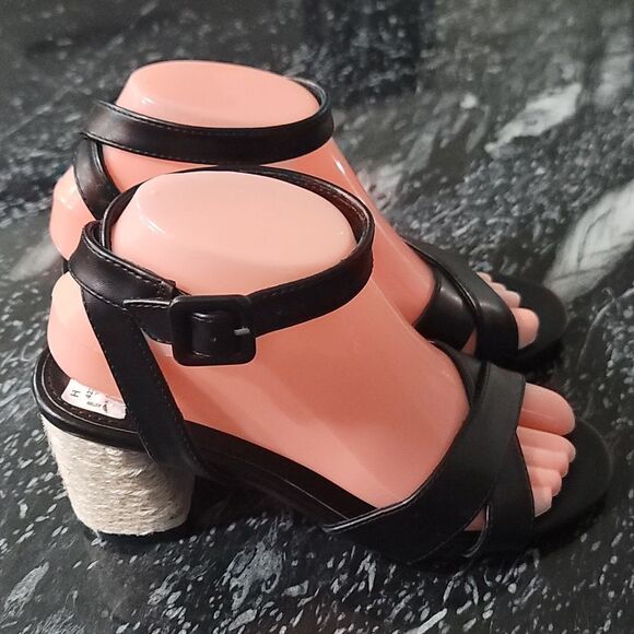 BRAND NEW BERNESS EBBA CRISS-CROSS  BLOCK HEEL OPEN TOE  SANDAL G1 - Picture 15 of 15